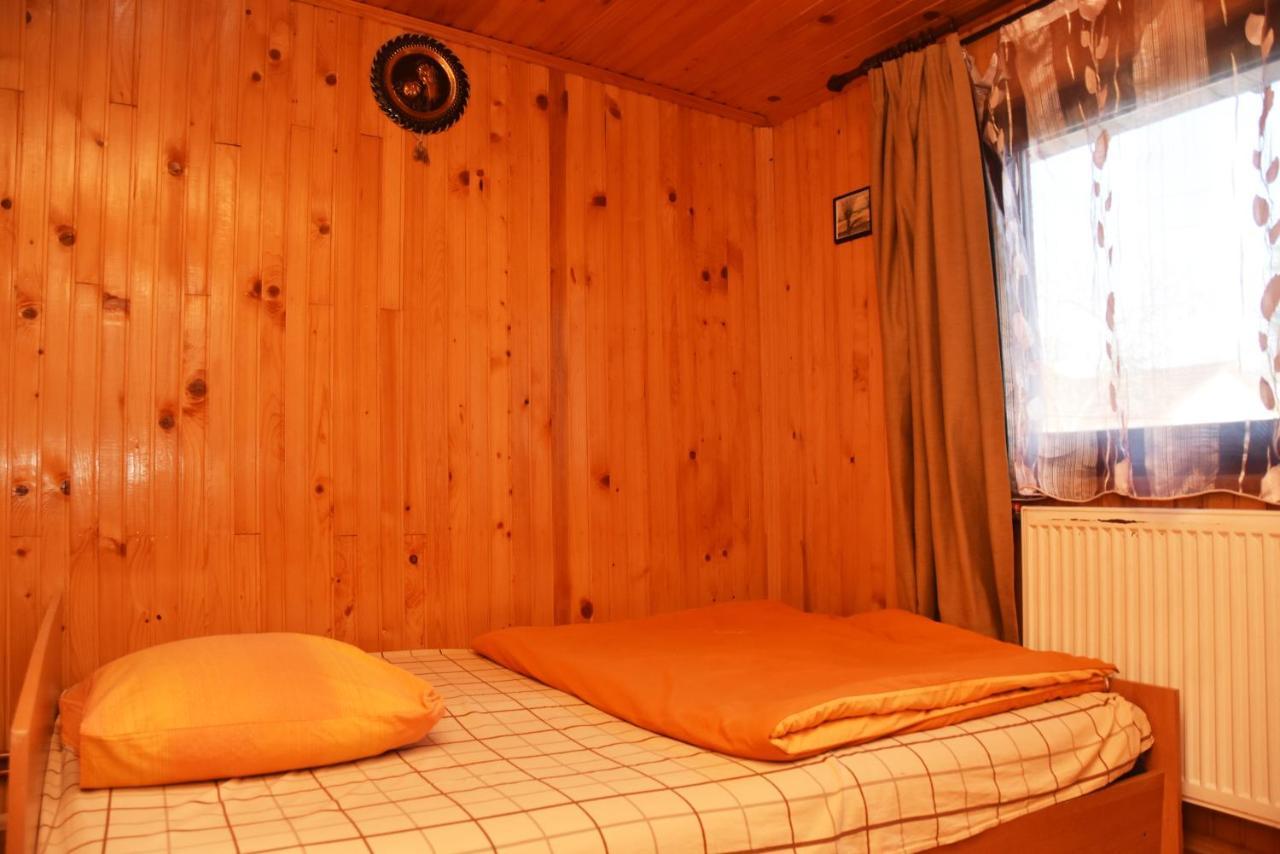 Guest House Mandrivnyi Rooms&Apartments Yasinya Exterior foto