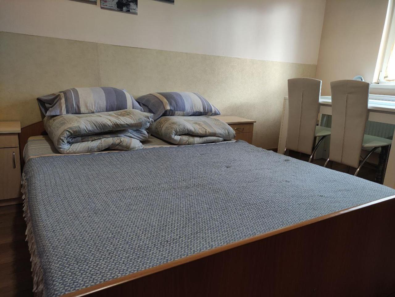Guest House Mandrivnyi Rooms&Apartments Yasinya Exterior foto