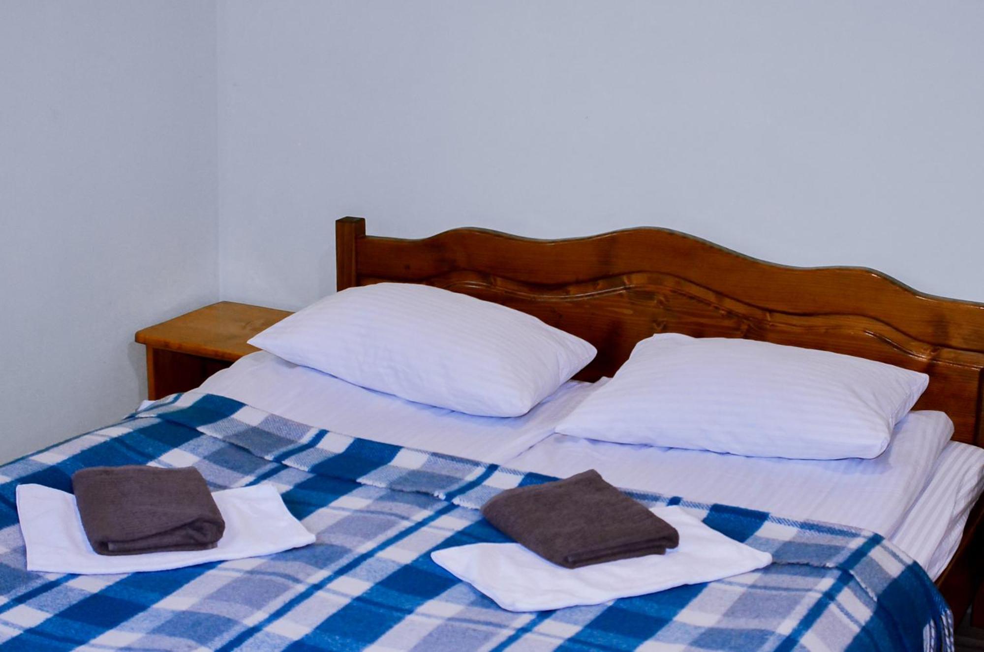 Guest House Mandrivnyi Rooms&Apartments Yasinya Exterior foto