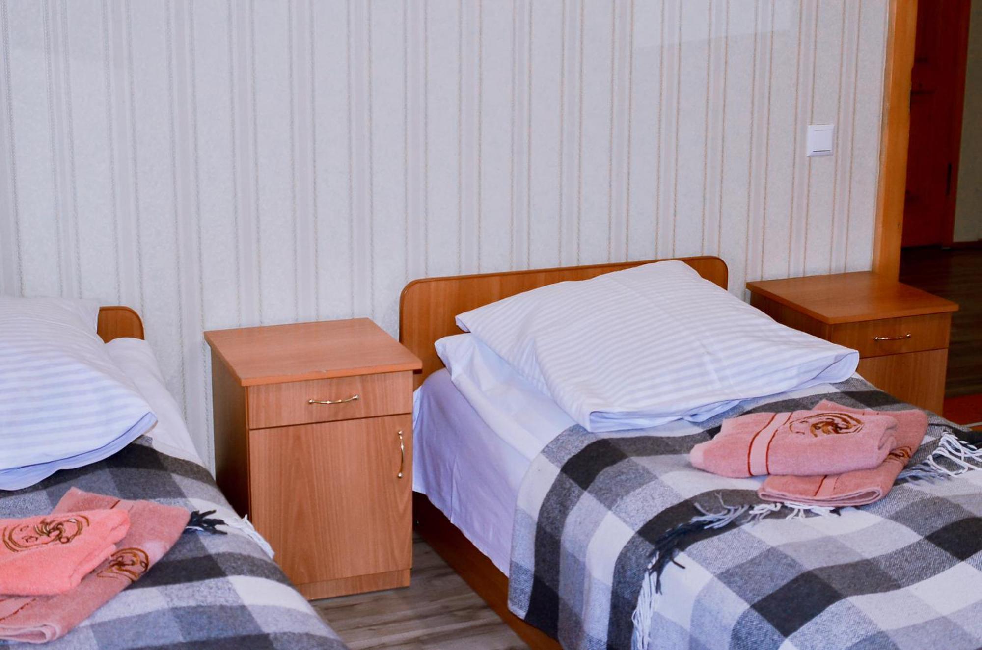 Guest House Mandrivnyi Rooms&Apartments Yasinya Exterior foto