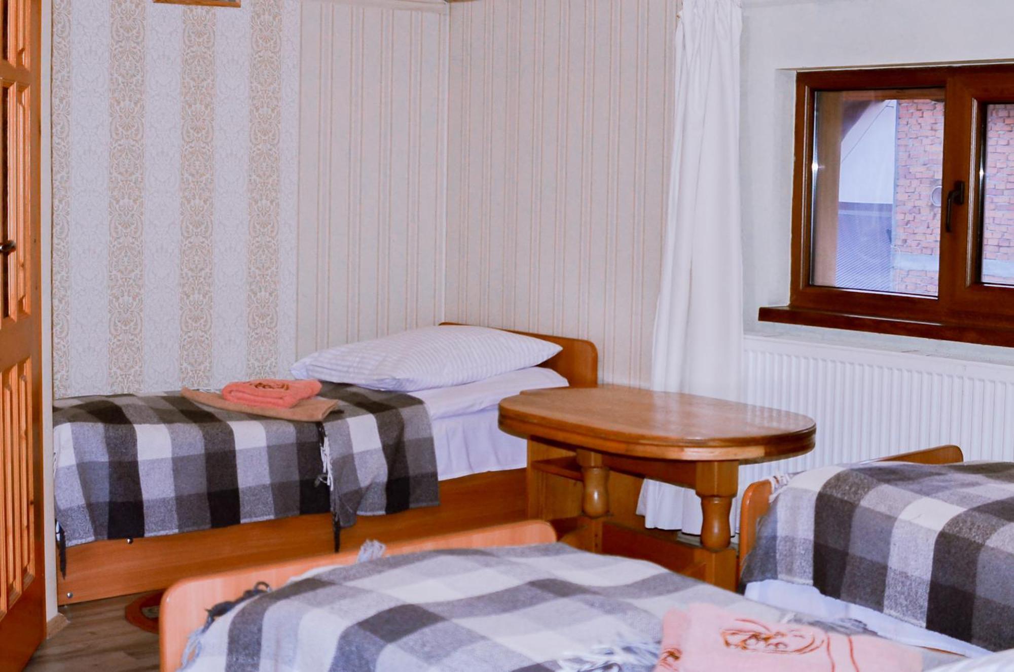 Guest House Mandrivnyi Rooms&Apartments Yasinya Exterior foto
